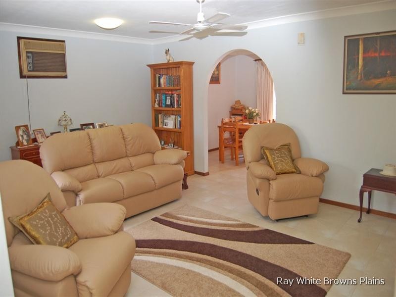 83 Parkroyal Crescent, Regents Park QLD 4118