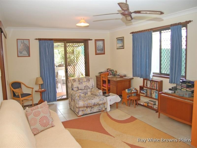 83 Parkroyal Crescent, Regents Park QLD 4118