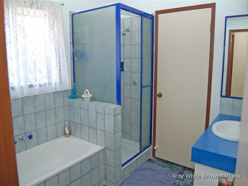 83 Parkroyal Crescent, Regents Park QLD 4118