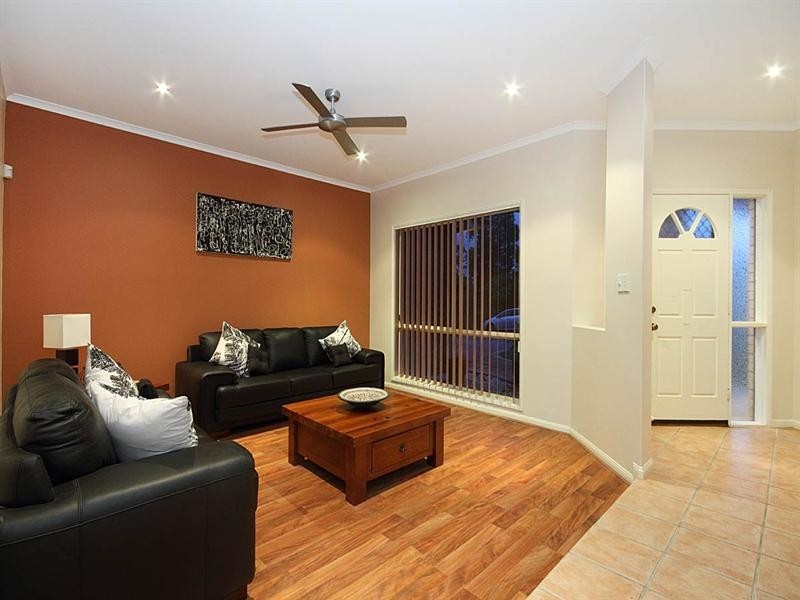 9 Hamilton Close, Forest Lake QLD 4078