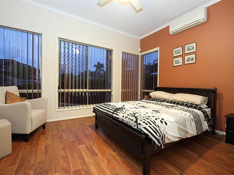 9 Hamilton Close, Forest Lake QLD 4078