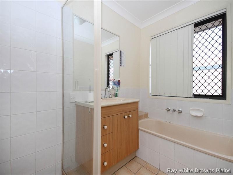 6 Broadway Avenue, Marsden QLD 4132