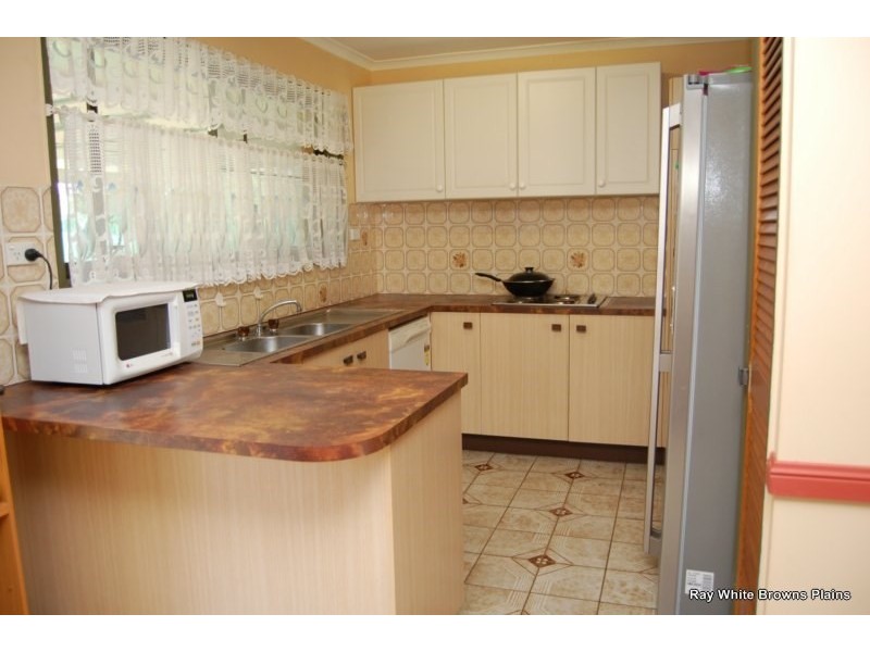 1 Matson Avenue, Regents Park QLD 4118