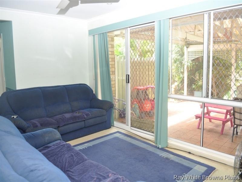 13 Thistle Street, Regents Park QLD 4118