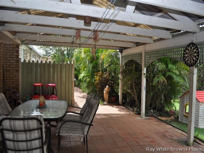 13 Thistle Street, Regents Park QLD 4118