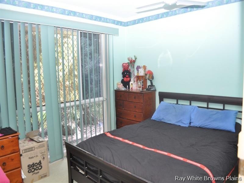 13 Thistle Street, Regents Park QLD 4118
