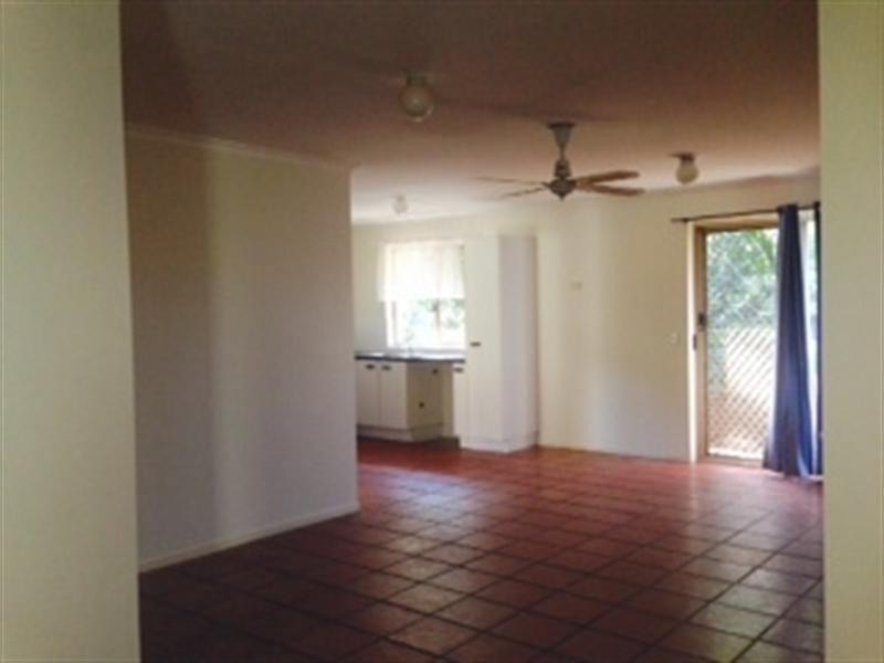63 Bottlebrush Drive, Regents Park QLD 4118
