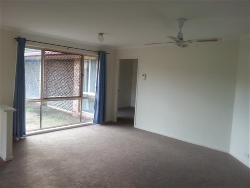 63 Bottlebrush Drive, Regents Park QLD 4118