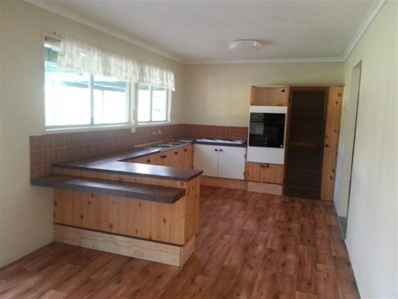 1904 Chambers Flat Road, Munruben QLD 4125