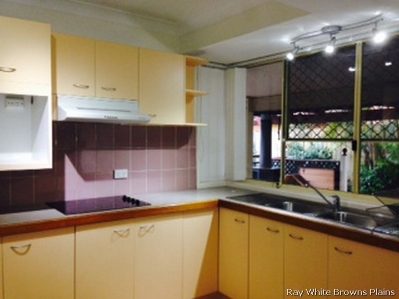 2 Itea Court, Regents Park QLD 4118