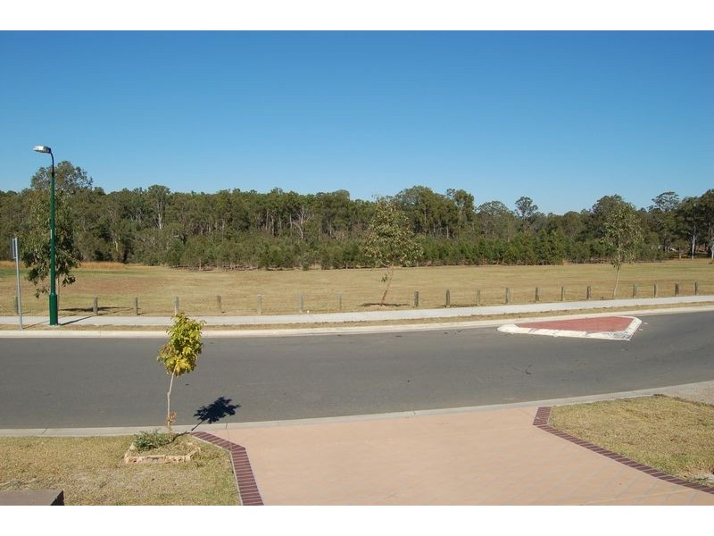 24 Lake Manchester Street, Logan Reserve QLD 4133