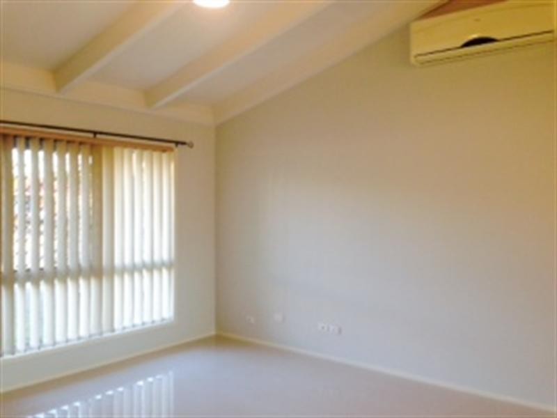 32 Vergulde Road, Regents Park QLD 4118