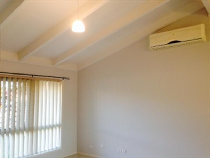 32 Vergulde Road, Regents Park QLD 4118