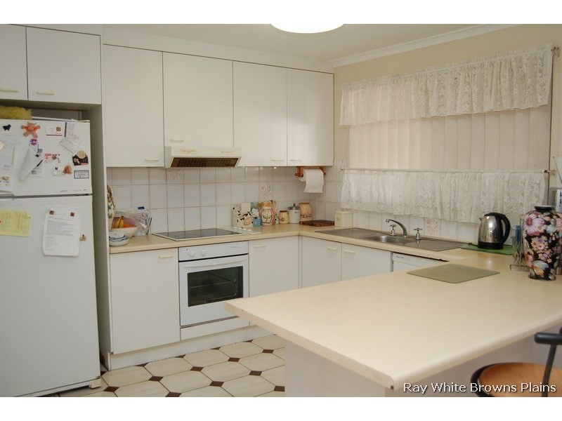 11 Vansittart Road, Regents Park QLD 4118