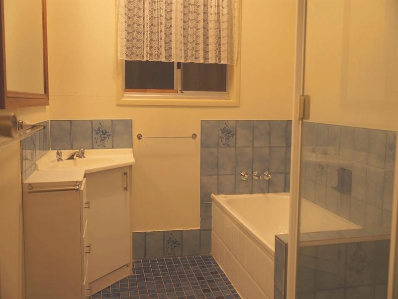 36 Seaton Street, Hillcrest QLD 4118