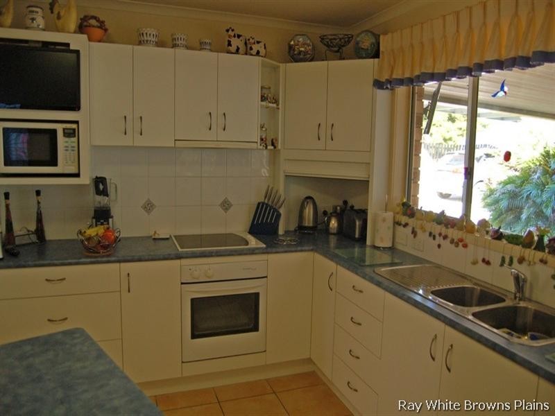 11 Dornock Drive, Boronia Heights QLD 4124