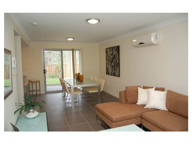 7/1 Emerald Drive, Regents Park QLD 4118