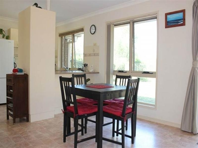 4 Isaac Court, Hillcrest QLD 4118