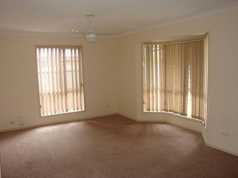 28 Wisdom Way, Crestmead QLD 4132