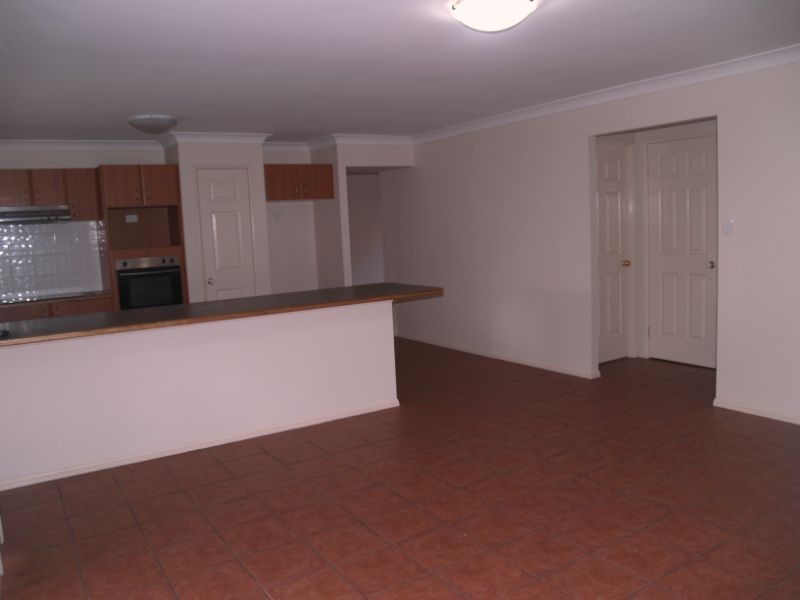 3 Wisteria Drive, Regents Park QLD 4118