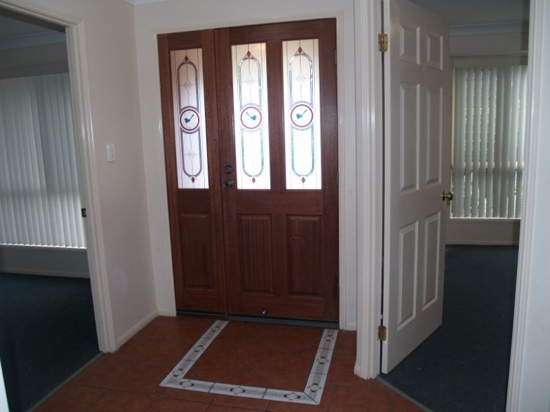 3 Wisteria Drive, Regents Park QLD 4118