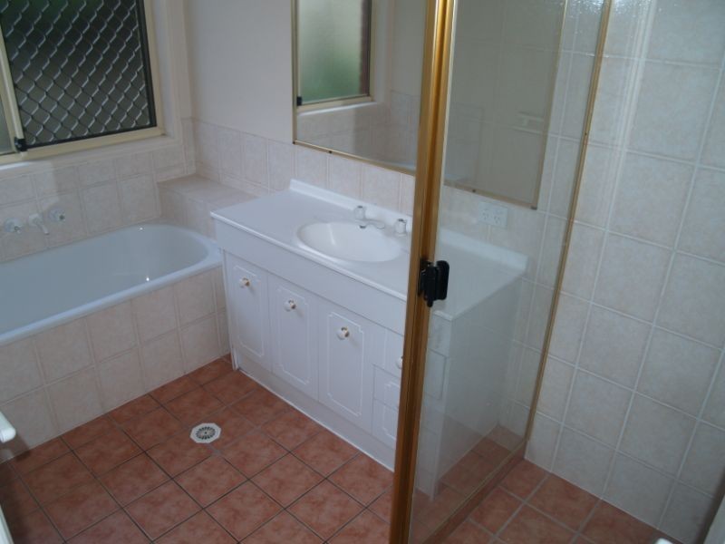 3 Wisteria Drive, Regents Park QLD 4118