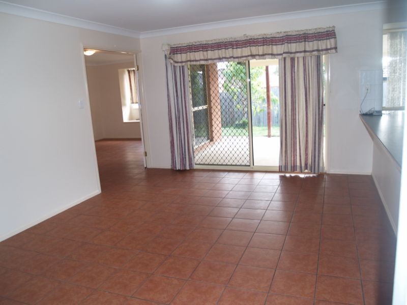 3 Wisteria Drive, Regents Park QLD 4118