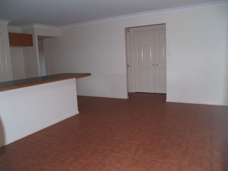 3 Wisteria Drive, Regents Park QLD 4118