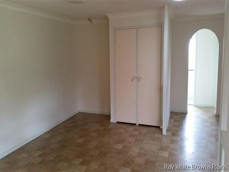 8 Savoy Court, Browns Plains QLD 4118