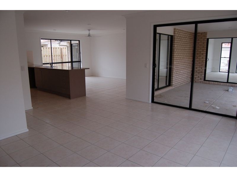 6 Pebbles Court, Berrinba QLD 4117