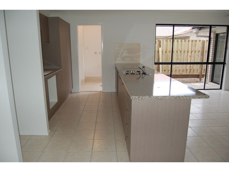 6 Pebbles Court, Berrinba QLD 4117