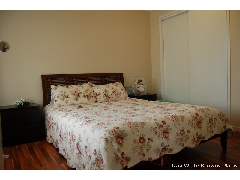 50 Bottlebrush Drive, Regents Park QLD 4118