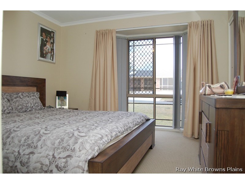 50 Bottlebrush Drive, Regents Park QLD 4118