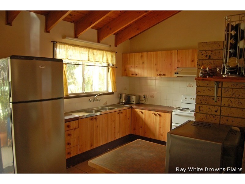 17 Conifer Street, Hillcrest QLD 4118