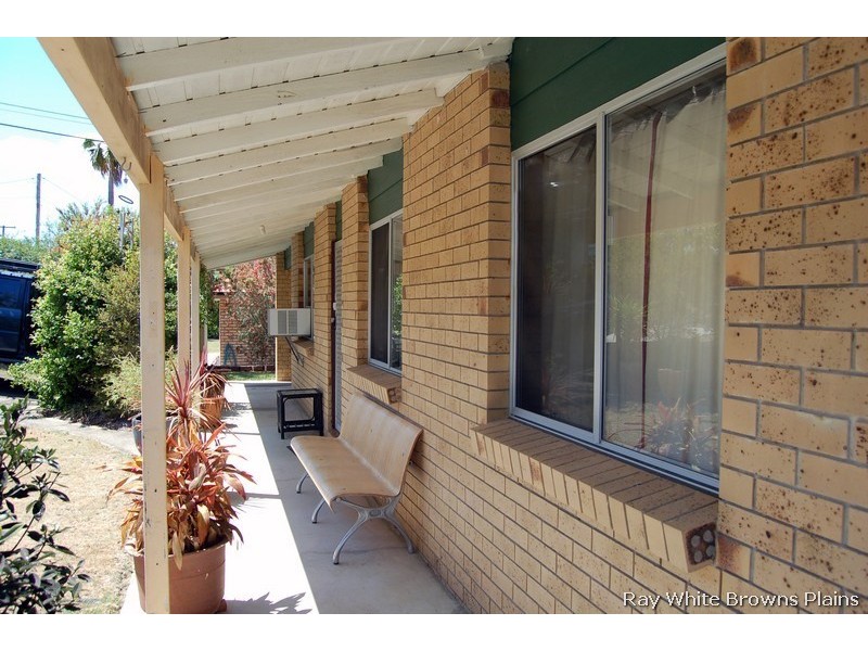 17 Conifer Street, Hillcrest QLD 4118