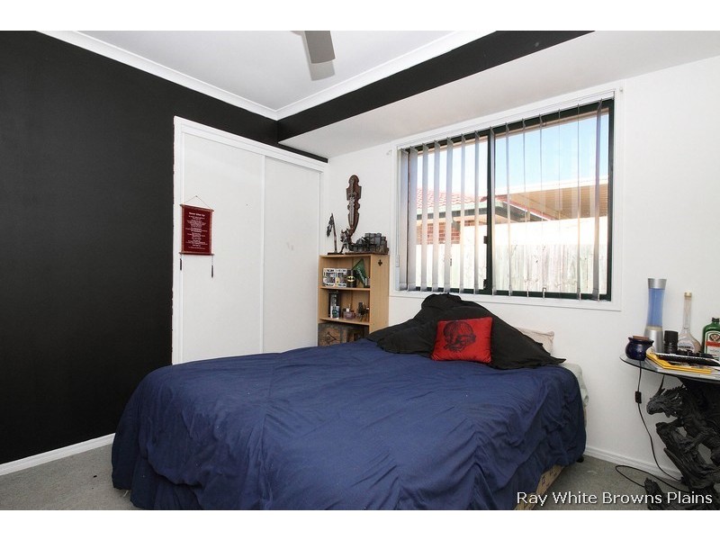 3 Pinnacle Close, Regents Park QLD 4118