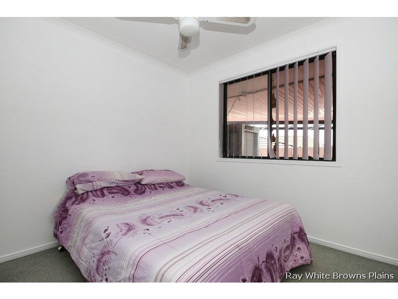 3 Pinnacle Close, Regents Park QLD 4118