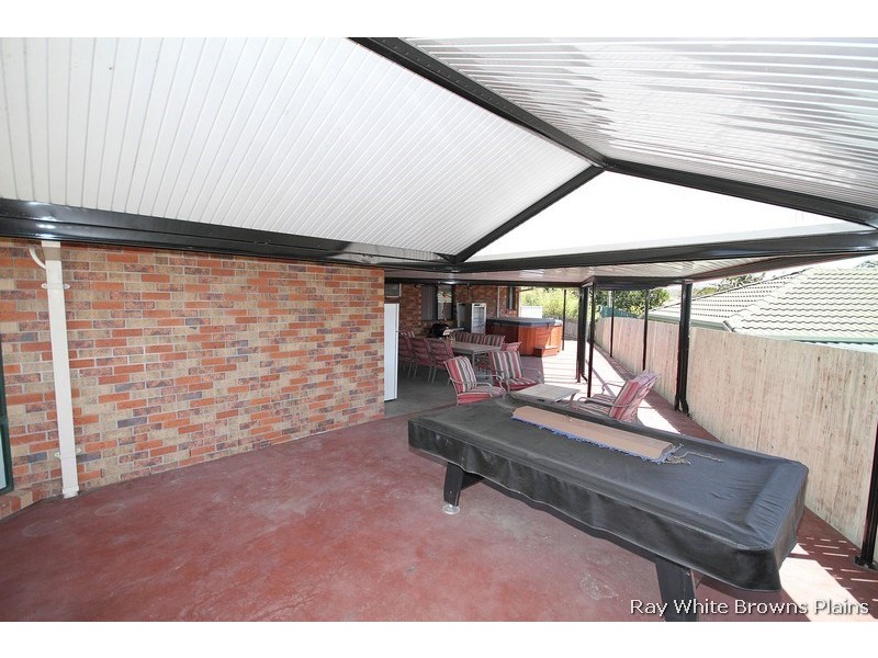 3 Pinnacle Close, Regents Park QLD 4118