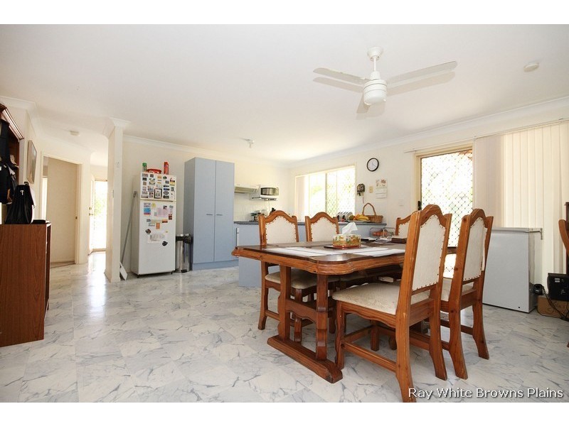 16 Majestic Court, Regents Park QLD 4118