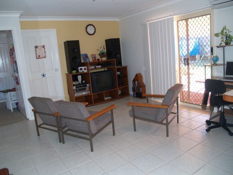 50 Redgum Drive, Regents Park QLD 4118