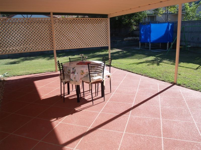 50 Redgum Drive, Regents Park QLD 4118