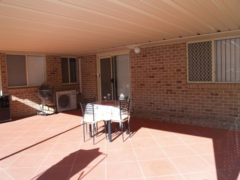 50 Redgum Drive, Regents Park QLD 4118