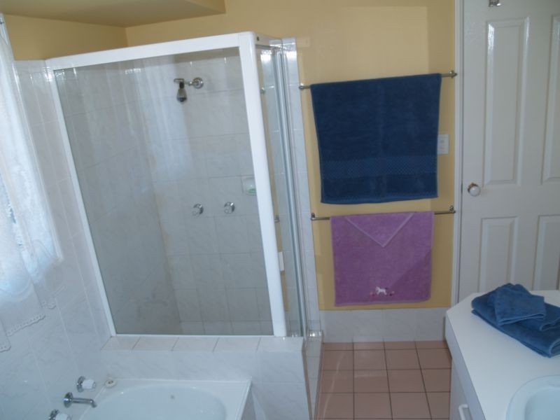 50 Redgum Drive, Regents Park QLD 4118