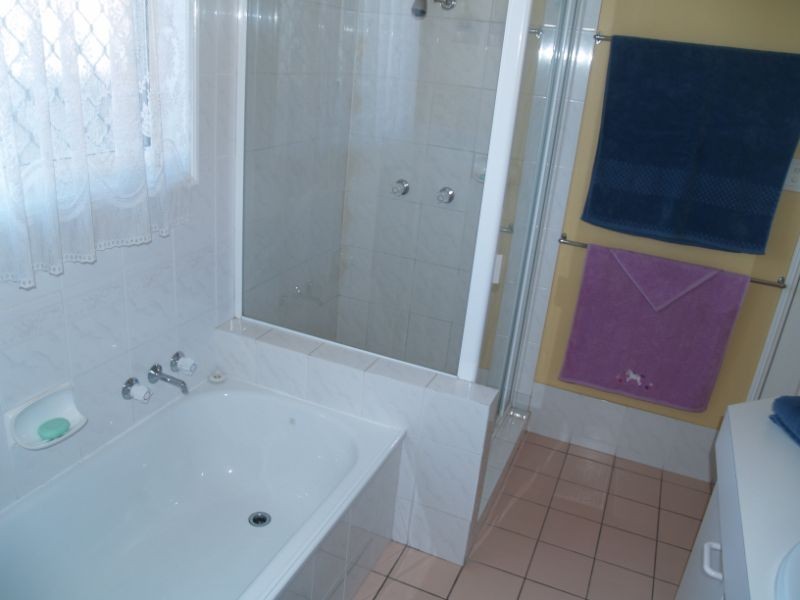 50 Redgum Drive, Regents Park QLD 4118