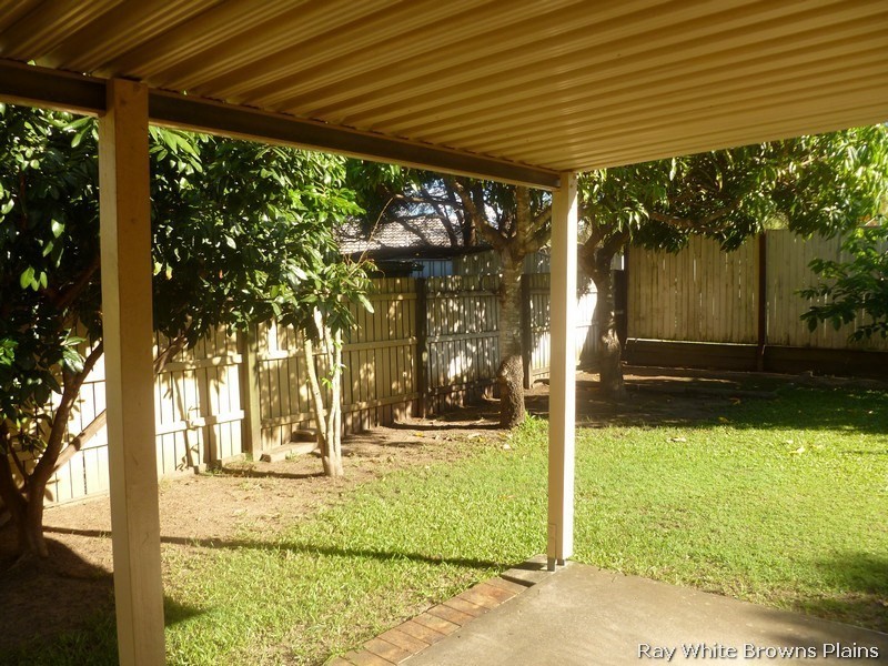 11 Thistle Street, Regents Park QLD 4118