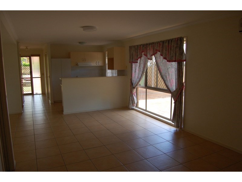 11 Thistle Street, Regents Park QLD 4118