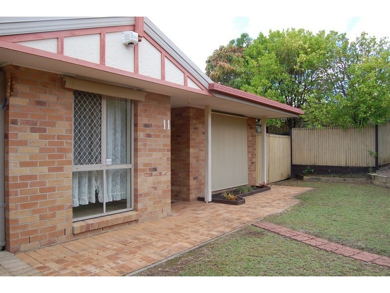 11 Thistle Street, Regents Park QLD 4118