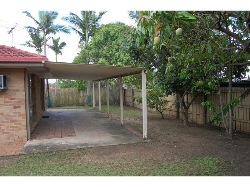 11 Thistle Street, Regents Park QLD 4118