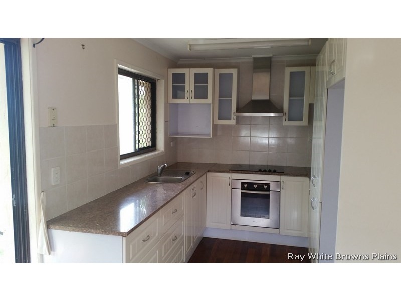 6 Sweetgum Street, Hillcrest QLD 4118