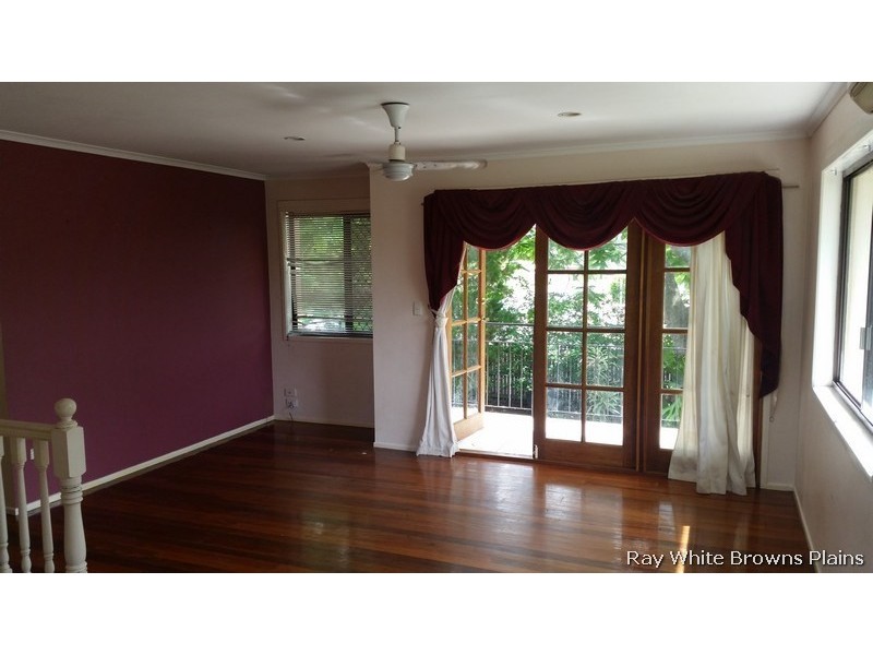 6 Sweetgum Street, Hillcrest QLD 4118